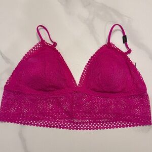 Victoria’s Secret Pink Lace Bralette - New w/removable pads